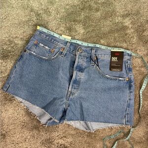 Levi's 501 Women's Classic Blue Jean Shorts Size 30 NWT!